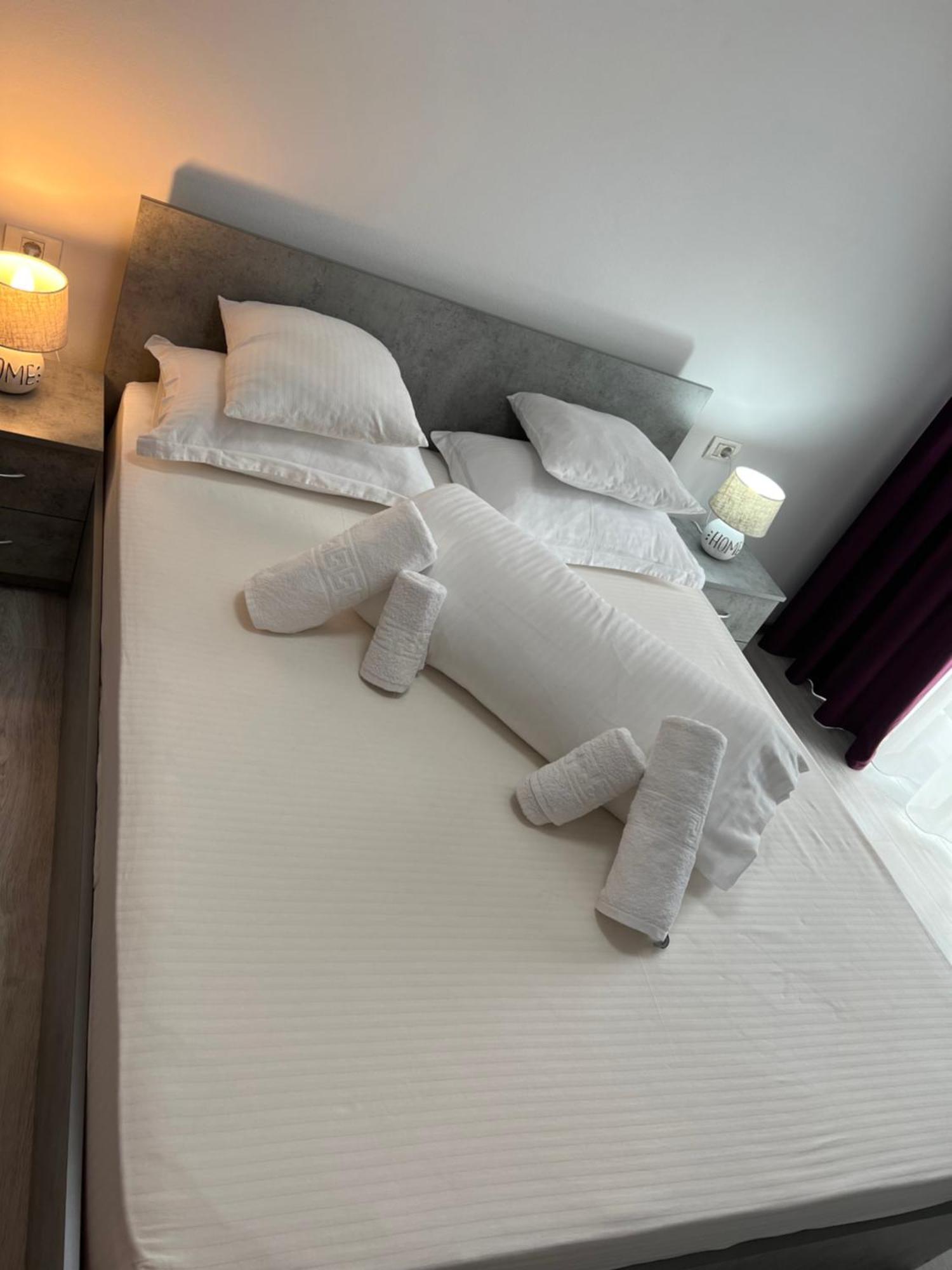 Apartament Anais อัลบายูเลีย ภายนอก รูปภาพ