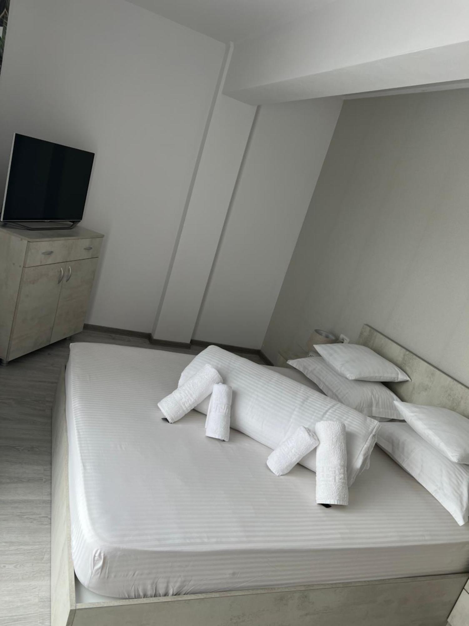 Apartament Anais อัลบายูเลีย ภายนอก รูปภาพ