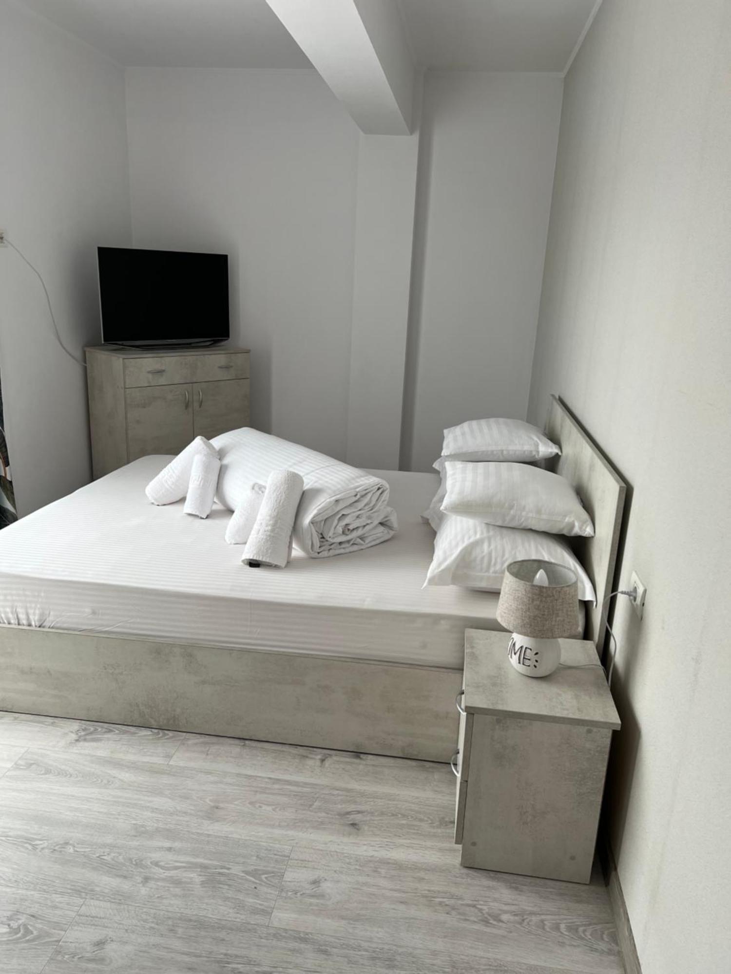 Apartament Anais อัลบายูเลีย ภายนอก รูปภาพ