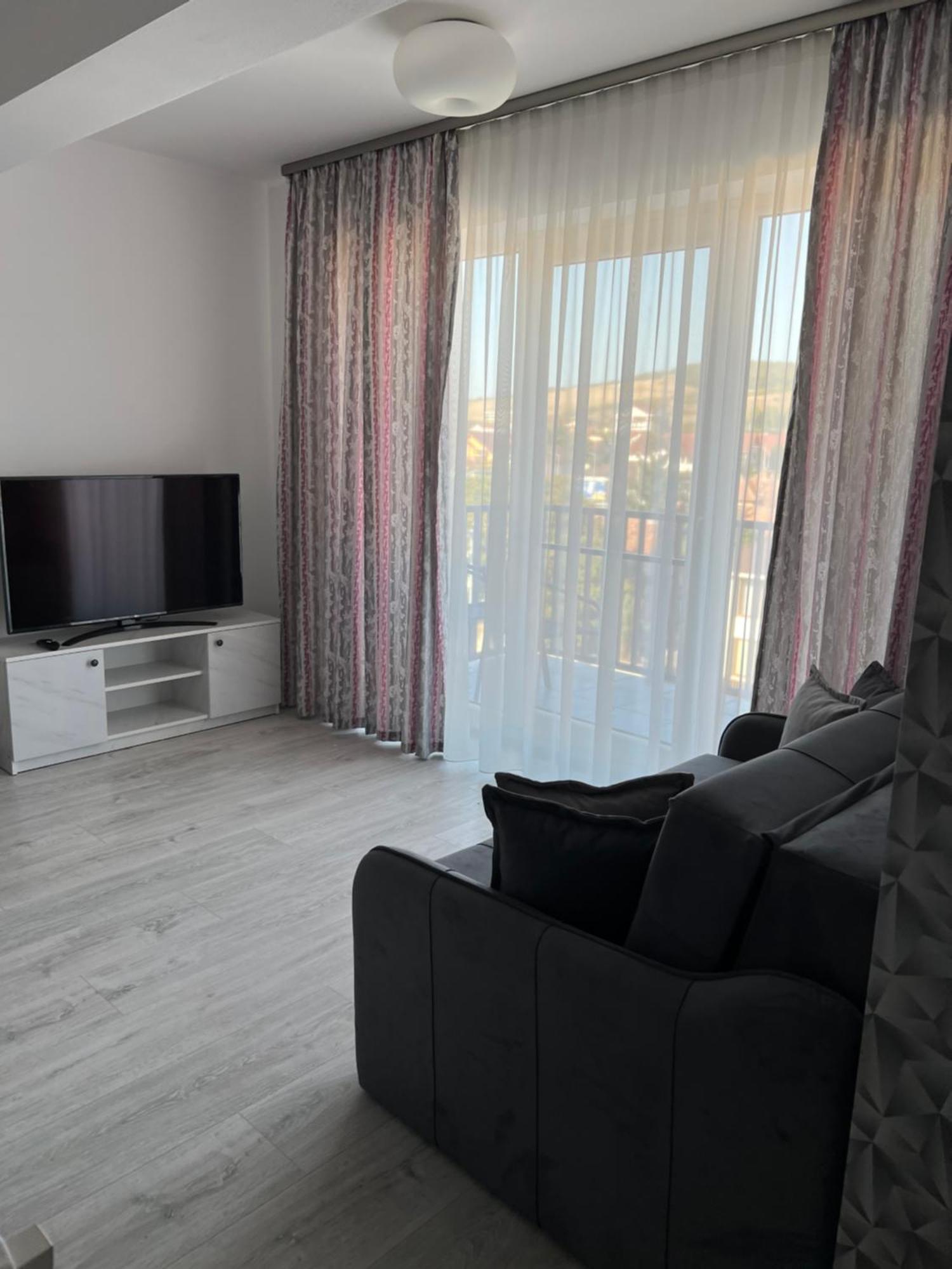 Apartament Anais อัลบายูเลีย ภายนอก รูปภาพ
